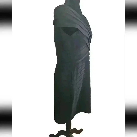 Tadashi Shoji Womens Black Pleated Shutter Cocktail Sleeveless Mini Dress L - Picture 5 of 13